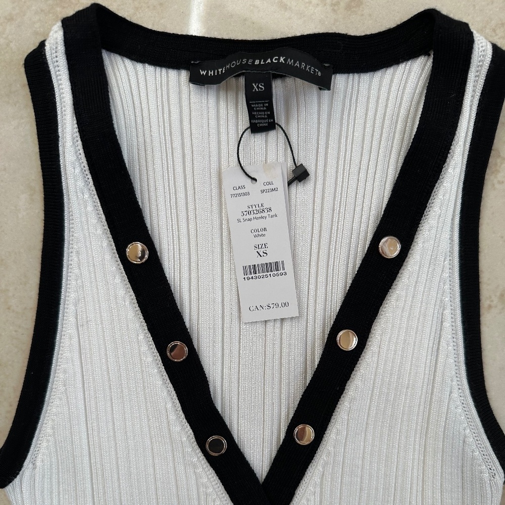 NWT White House Black Market Cute Ribbed Top - Size XS